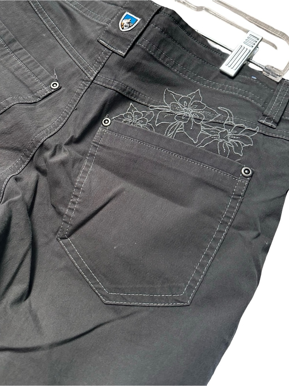 Kuhl Kendra Size 4 Gray Embroidered Outdoor Hiking Capri Pants Stretchy Cotton - Picture 5 of 11